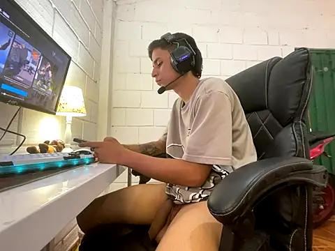 Max TheHorseDick online show from 12, 9, 2025