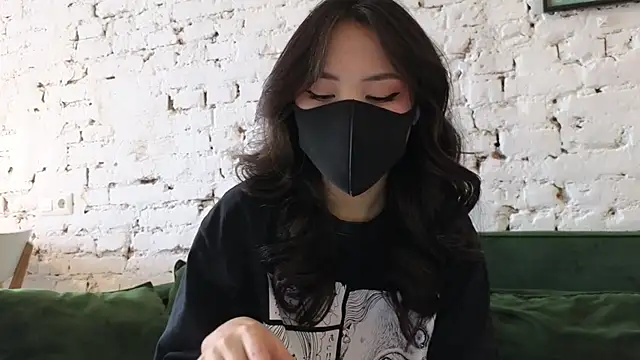 Snapshot of TammiLou chatting on 5, 2, 2025 TammiLou online show from 5, 2, 2025