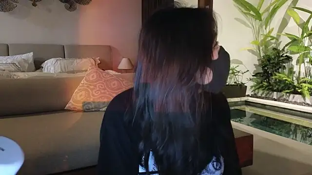 Snapshot of TammiLou chatting on 1, 3, 2025 TammiLou online show from 1, 3, 2025