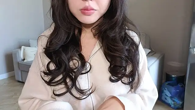 Snapshot of TammiLou chatting on 8, 10, 2025 TammiLou online show from 8, 10, 2025