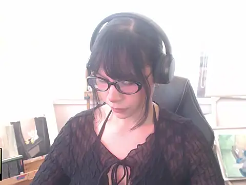 Snapshot of alien__show chatting on 21, 4, 2026 alien show online show from 21, 4, 2026