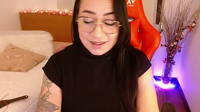 Snapshot of lucy_luu_ chatting on 11, 12, 2024 lucy luu online show from 11, 12, 2024