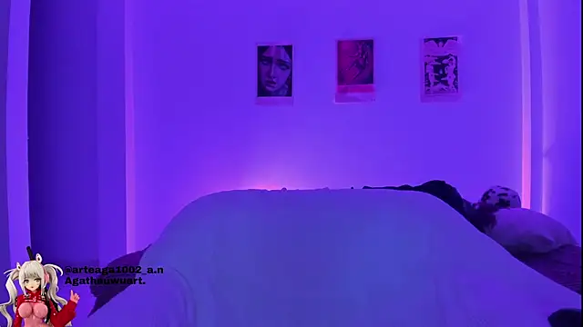 Moonlight1002 online show from 10, 10, 2025