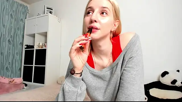 KenzieDawton online show from 17, 12, 2024