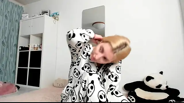 KenzieDawton online show from 18, 1, 2025