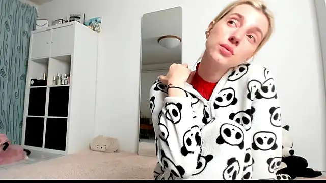 KenzieDawton online show from 24, 2, 2025