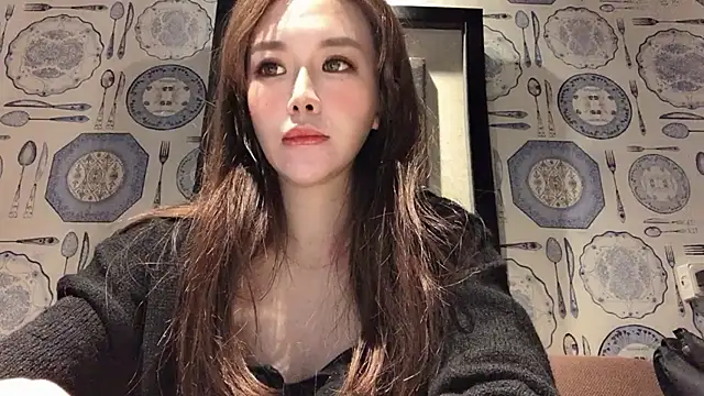 Snapshot of Tw_Zoella chatting on 3, 12, 2024 Tw Zoella online show from 3, 12, 2024