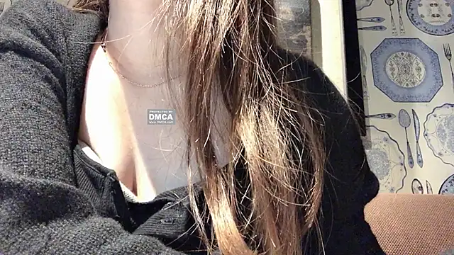 Snapshot of Tw_Zoella chatting on 3, 12, 2024 Tw Zoella online show from 3, 12, 2024