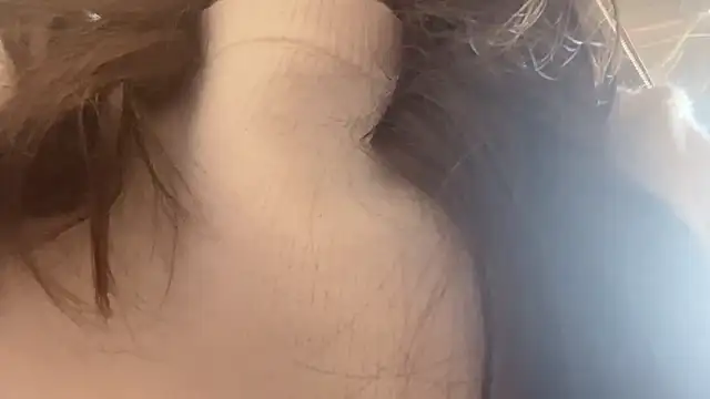 Snapshot of Tw_Zoella chatting on 11, 2, 2025 Tw Zoella online show from 11, 2, 2025