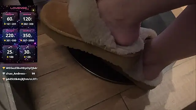 Snapshot of Tw_Zoella chatting on 14, 3, 2025 Tw Zoella online show from 14, 3, 2025