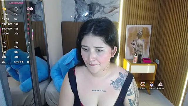 Snapshot of BIANCAROY1 chatting on 15, 10, 2025 BIANCAROY1 online show from 15, 10, 2025