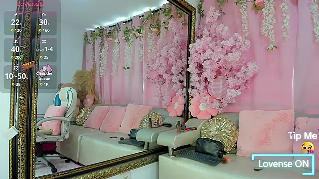 SammyGirlTS online show from 13, 4, 2026