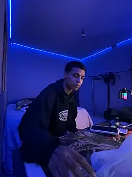 Snapshot of Rayanzimaker chatting on 26, 4, 2026 Rayanzimaker online show from 26, 4, 2026