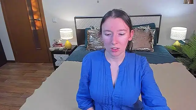 Snapshot of CatherineWalls chatting on 2, 6, 2026 CatherineWalls online show from 2, 6, 2026
