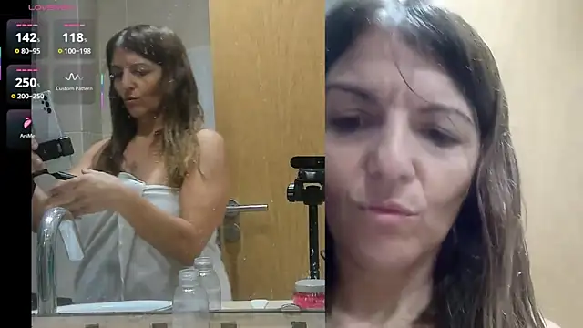 Snapshot of Carolain3_9 chatting on 21, 11, 2025 Carolain3 9 online show from 21, 11, 2025