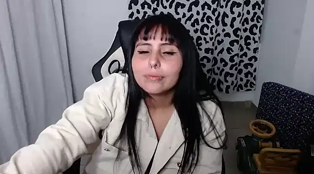 Snapshot of valeska69col chatting on 1, 1, 2025 valeska69col online show from 1, 1, 2025