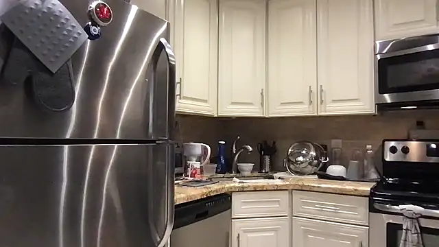 Snapshot of BigGuyMuscle chatting on 31, 10, 2025 BigGuyMuscle online show from 31, 10, 2025