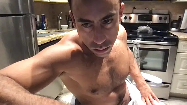 Snapshot of BigGuyMuscle chatting on 4, 11, 2025 BigGuyMuscle online show from 4, 11, 2025