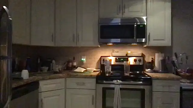 Snapshot of BigGuyMuscle chatting on 15, 11, 2025 BigGuyMuscle online show from 15, 11, 2025