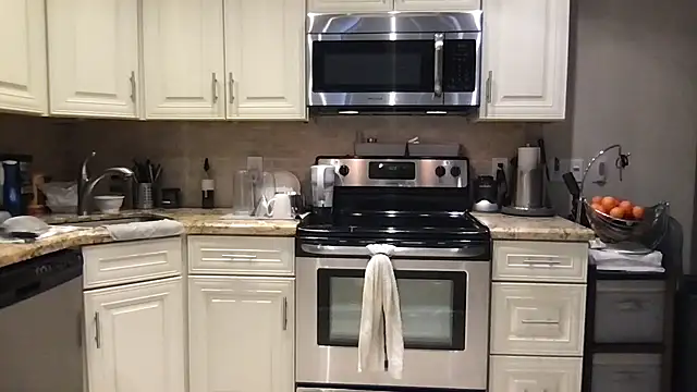 Snapshot of BigGuyMuscle chatting on 21, 11, 2025 BigGuyMuscle online show from 21, 11, 2025