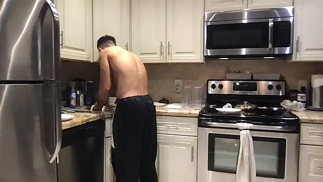 Snapshot of BigGuyMuscle chatting on 29, 11, 2025 BigGuyMuscle online show from 29, 11, 2025