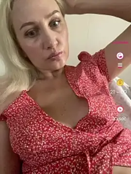 YourBlondee online show from 14, 7, 2026