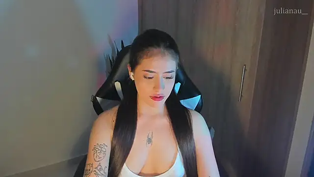 Snapshot of iriswest_ chatting on 8, 12, 2024 iriswest  online show from 8, 12, 2024