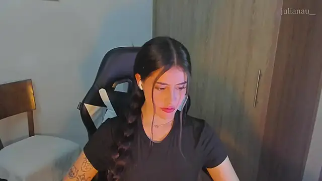 Snapshot of iriswest_ chatting on 16, 12, 2024 iriswest  online show from 16, 12, 2024