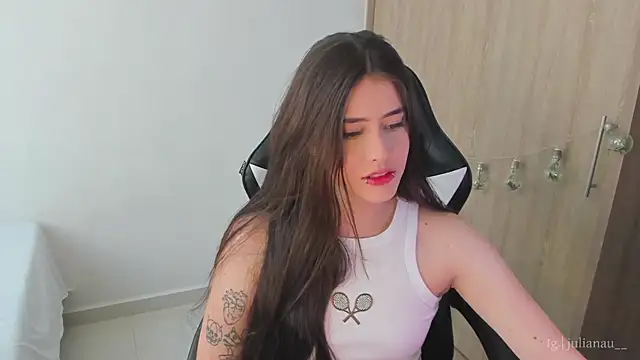 Snapshot of iriswest_ chatting on 12, 1, 2025 iriswest  online show from 12, 1, 2025