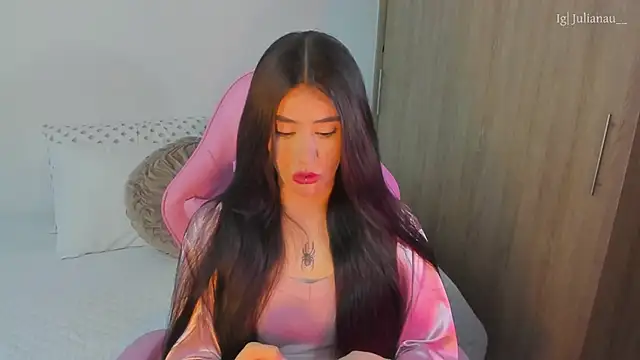 Snapshot of iriswest_ chatting on 12, 3, 2025 iriswest  online show from 12, 3, 2025