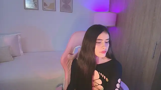 Snapshot of iriswest_ chatting on 7, 10, 2025 iriswest  online show from 7, 10, 2025