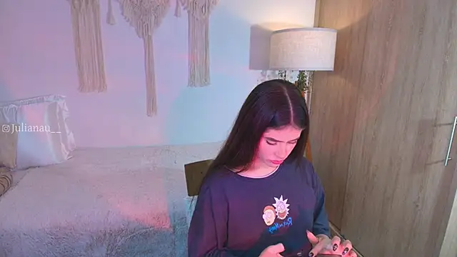 Snapshot of iriswest_ chatting on 14, 11, 2025 iriswest online show from 14, 11, 2025