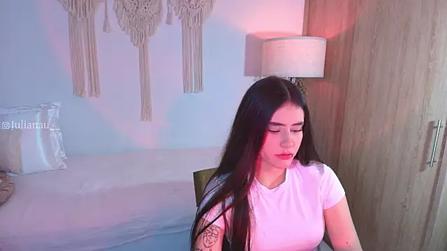 Snapshot of iriswest_ chatting on 17, 11, 2025 iriswest online show from 17, 11, 2025