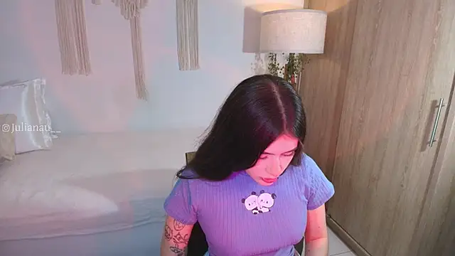 Snapshot of iriswest_ chatting on 22, 11, 2025 iriswest online show from 22, 11, 2025