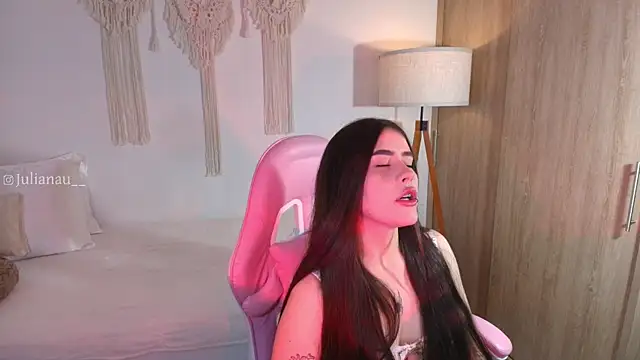 Snapshot of iriswest_ chatting on 3, 12, 2025 iriswest online show from 3, 12, 2025