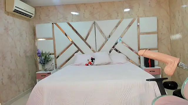 Snapshot of WowAna chatting on 9, 2, 2025 WowAna online show from 9, 2, 2025