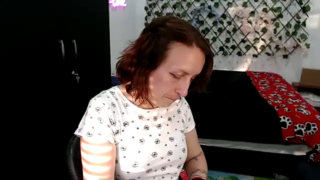 Snapshot of kittykalor09 chatting on 3, 4, 2026 kittykalor09 online show from 3, 4, 2026