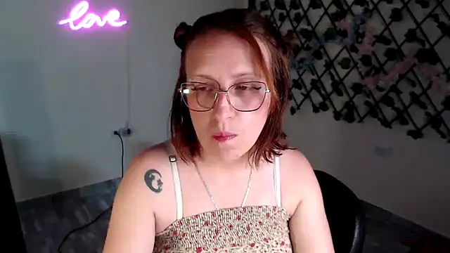 Snapshot of kittykalor09 chatting on 17, 4, 2026 kittykalor09 online show from 17, 4, 2026