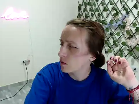 Snapshot of kittykalor09 chatting on 25, 4, 2026 kittykalor09 online show from 25, 4, 2026