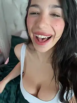 LoveLillyy online show from 4, 1, 2025