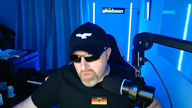 Snapshot of DerPornoPete chatting on 24, 9, 2025 DerPornoPete online show from 24, 9, 2025