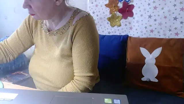 QueenLana online show from 9, 4, 2026