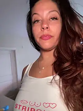 Snapshot of bellafreakyfun chatting on 13, 4, 2026 bellafreakyfun online show from 13, 4, 2026