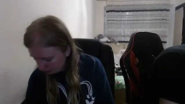 Snapshot of PeterAndJen chatting on 2, 11, 2025 PeterAndJen online show from 2, 11, 2025