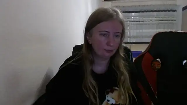 Snapshot of PeterAndJen chatting on 20, 11, 2025 PeterAndJen online show from 20, 11, 2025