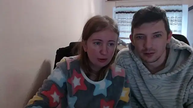 Snapshot of PeterAndJen chatting on 23, 11, 2025 PeterAndJen online show from 23, 11, 2025