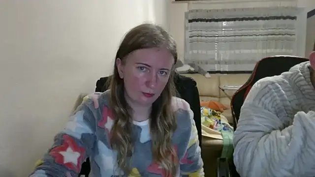 Snapshot of PeterAndJen chatting on 24, 11, 2025 PeterAndJen online show from 24, 11, 2025