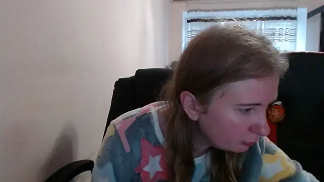 Snapshot of PeterAndJen chatting on 28, 11, 2025 PeterAndJen online show from 28, 11, 2025