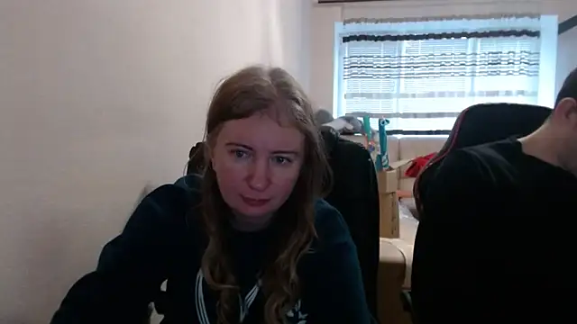 Snapshot of PeterAndJen chatting on 2, 12, 2025 PeterAndJen online show from 2, 12, 2025