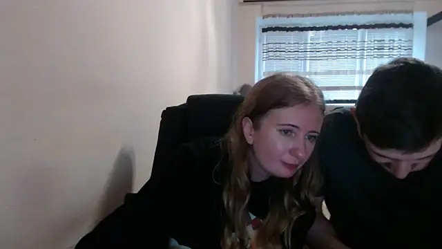 Snapshot of PeterAndJen chatting on 5, 12, 2025 PeterAndJen online show from 5, 12, 2025